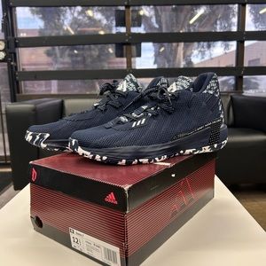 Adidas Dame 7 Men’s Basketball Shoe size 12.5